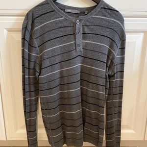 Vince men’s long sleeve size M.